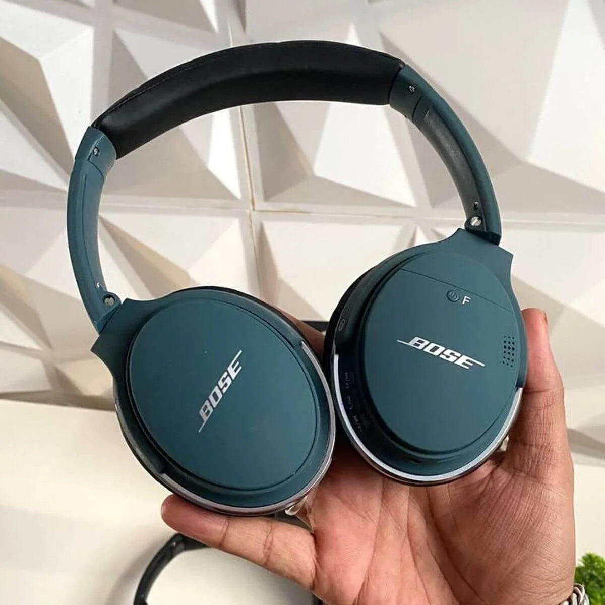 Bose QuietComfort 35 Wireless Headphones Master Copy