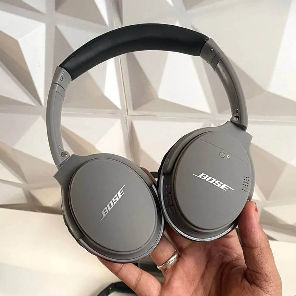 Bose QuietComfort 35 Wireless Headphones Master Copy